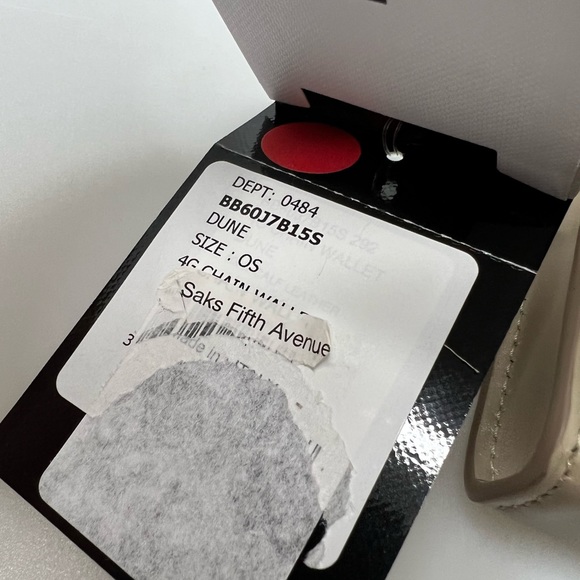 Givenchy 4G Wallet Beige Dune $990 - Picture 5 of 5